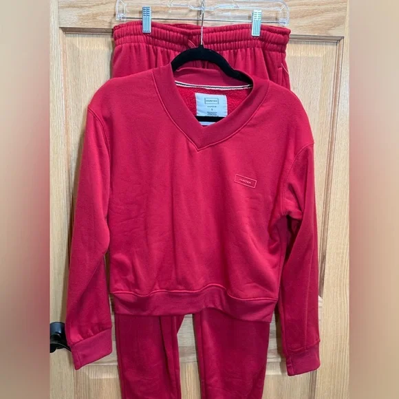Hunter Sleepwear Red Lounge Set V-Neck Sweatshirt & Cargo Joggers Small NWOT - Picture 5 of 13